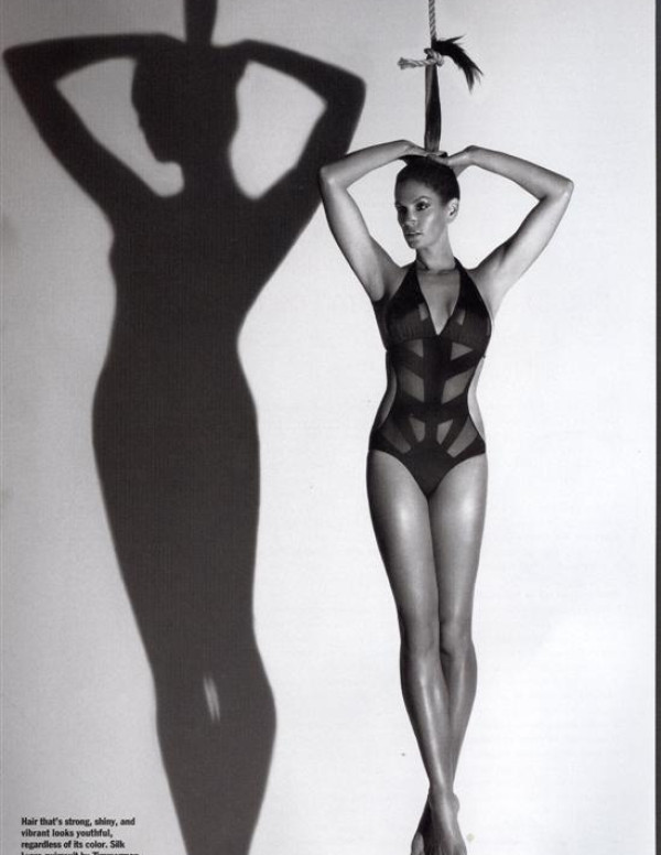 [PHOTOS] Cindy Crawford nue, couverte de mousse